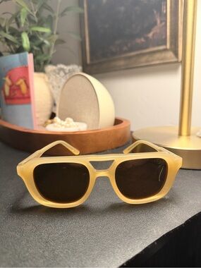 I-sea Yellow Translucent Square Sunglasses